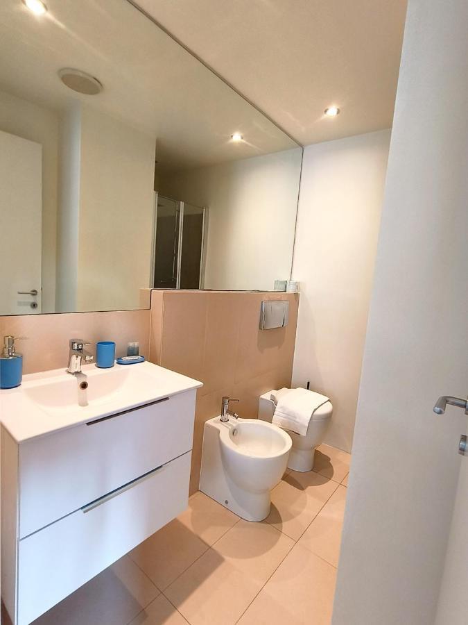 Exclusive And Unobtainable Big Terrace In Milano Downtown With Ac, Wifi, Subway M1 And M2 In Shopping Area Apartment ภายนอก รูปภาพ